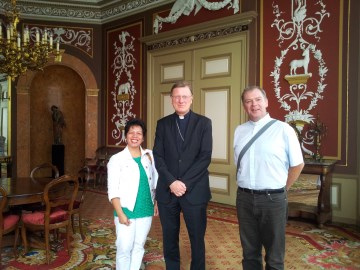 Met mw. Malou Pimentel en Fr. Patrice