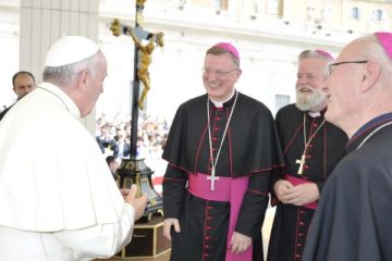 Met mgr. Jozef Punt en mgr. Jan van Burgsteden bij paus Franciscus