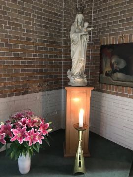 Mariabeeld in de kapel van het Sint Janscentrum