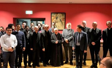 seminaristen met nuntius, bisschoppen en rectoren