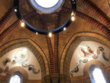 Gewelf doopkapel kathedraal met nieuwe decoratie van Marc Mulders