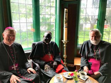 De bisschop gisteren met kardinaal Sarah