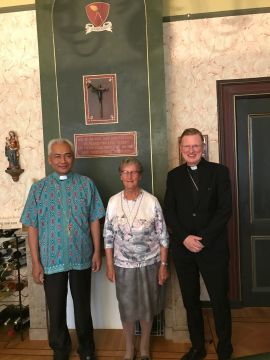 met bisschop Pius en zuster Dionne