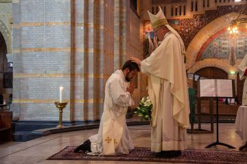 Opnieuw priesterwijding in de Haarlemse kathedraal