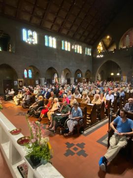 Groot feest in de 100-jarige Vredeskerk 