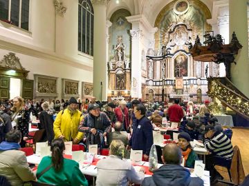 Sant'Egidio Amsterdam viert Kerst met vrienden van de straat