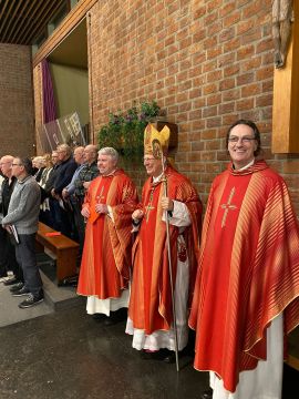 Vormselvieringen in Volendam zijn begonnen!