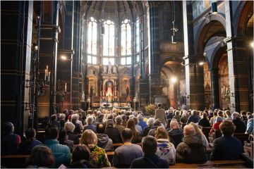 In de co-kathedraal b.g.v. Openingsviering Jubileumjaar 750 Jaar Amsterdam