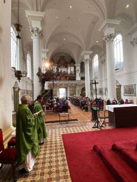 Sant'Egidio viert verjaardag in  Mozes en Aäronkerk