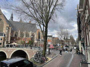 Drie maal de Nicolaas: Oude kerk, O.L. Heer op Solder en de co-kathedraal