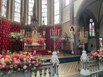 Feest in Zaandam: 125 Bonifatiuskerk